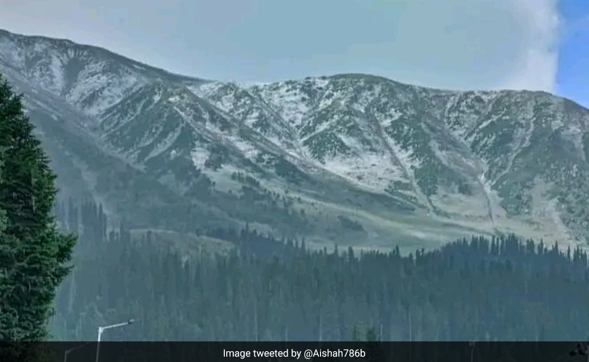 Snow, Rainfall In Parts Of Kashmir Bring Relief From Heat