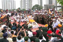 अनंतनाग में शहीद सेना के कर्नल मनप्रीत सिंह को दी गई अंतिम विदाई अनंतनाग में शहीद सेना के कर्नल मनप्रीत सिंह को दी गई अंतिम विदाई