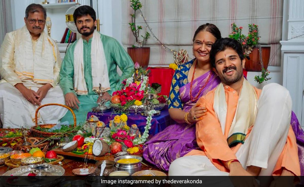 Ganesh Chaturthi 2023: Inside Vijay Deverakonda's Festive Famjam