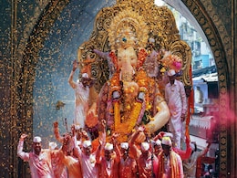 Diwali 2023: दिवाली पर करनी है गणेश आरती लेकिन आपको आती नहीं, स्टार्स को आवाज देने वाले इन सिंगर्स के साथ इस तरह करें गणपति वंदना Diwali 2023: दिवाली पर करनी है गणेश आरती लेकिन आपको आती नहीं, स्टार्स को आवाज देने वाले इन सिंगर्स के साथ इस तरह करें गणपति वंदना