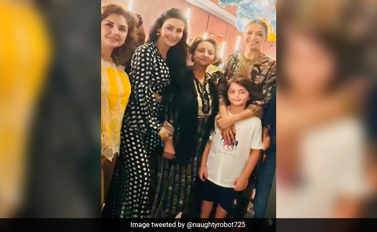 <i>Jawan</i>: Deepika Padukone And AbRam In A Pic From Screening Of Shah Rukh Khan's Film