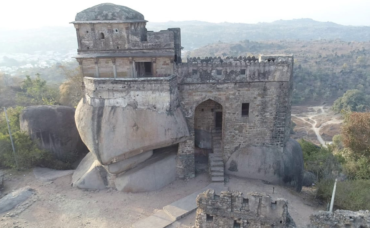 CM शिवराज कराएंगे रानी दुर्गावती के किले मदन महल का जीर्णोद्धार, 100 करोड़ का बजट