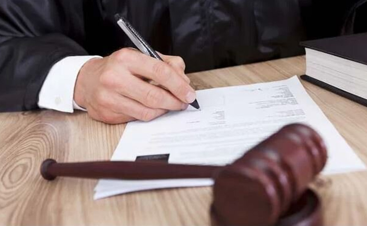 झाबुआ में भ्रष्टाचार के मामले में पूर्व जिलाधिकारी, पांच अधिकारी, प्रिंटिंग कंपनी के मालिक दोषी करार