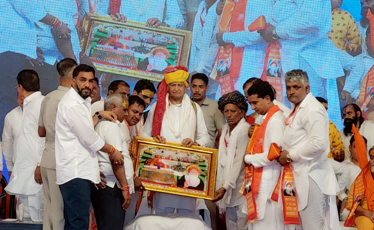 हमारे संतों ने विश्व को दिया शांति, सद्भाव और एकता का संदेश, शपथ ग्रहण में 200 संतों को बुलाएंगेः CM गहलोत