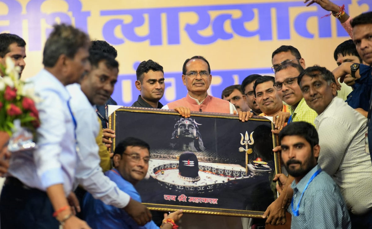 अतिथि विद्वानों को हर महीने मिलेगा फिक्स 50 हजार रुपए वेतन, CM शिवराज ने दीं कई सौगातें
