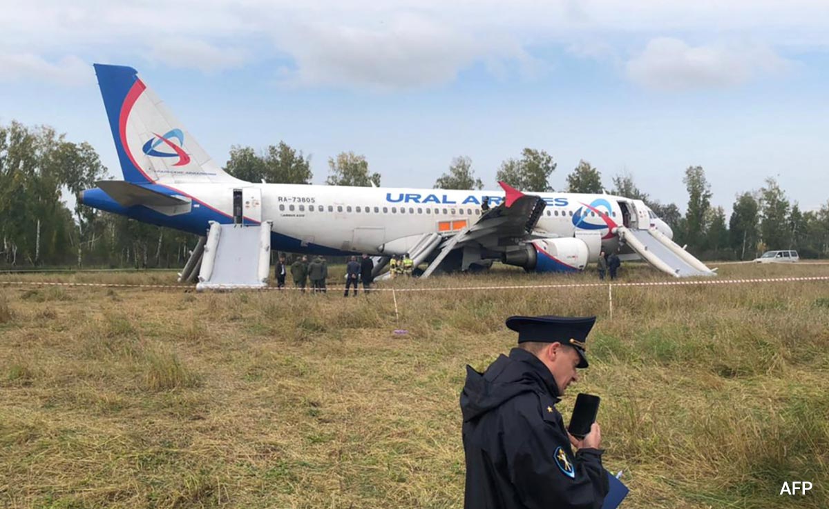 Russian Airbus A320 With 167 Onboard Makes Emergency Landing In Siberian Field