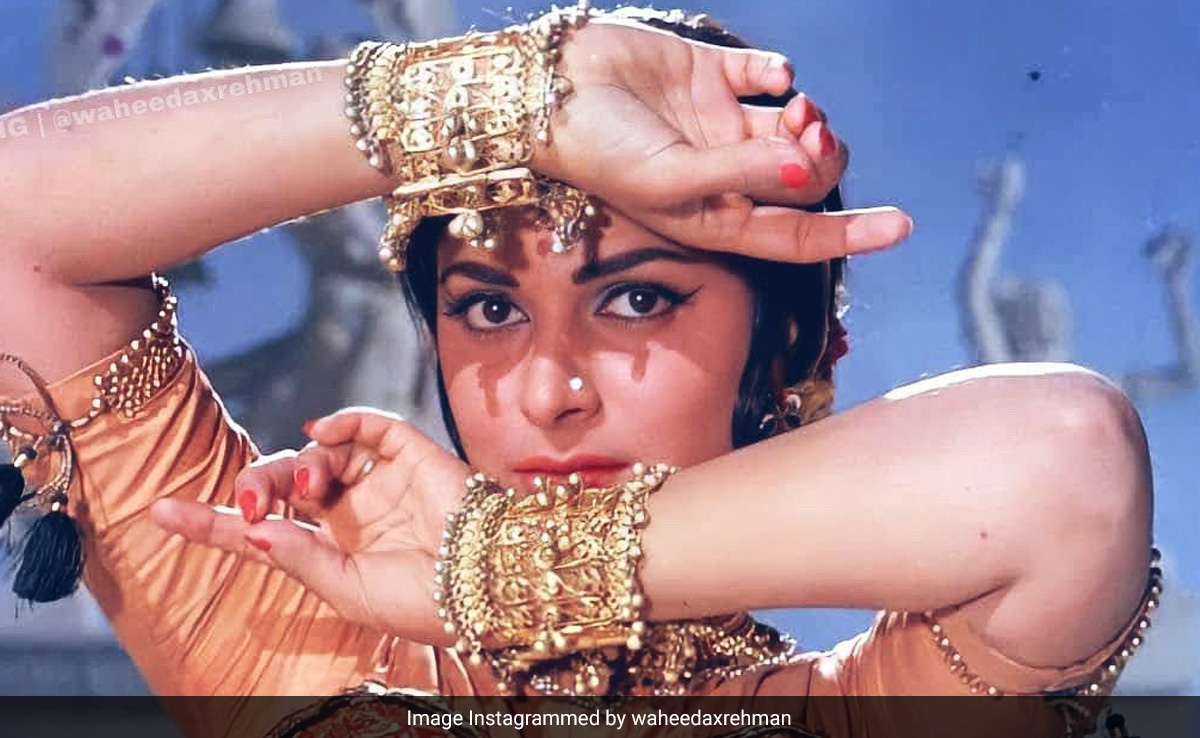 Weekend Binge: Your Guide To 10 Best Waheeda Rehman Films