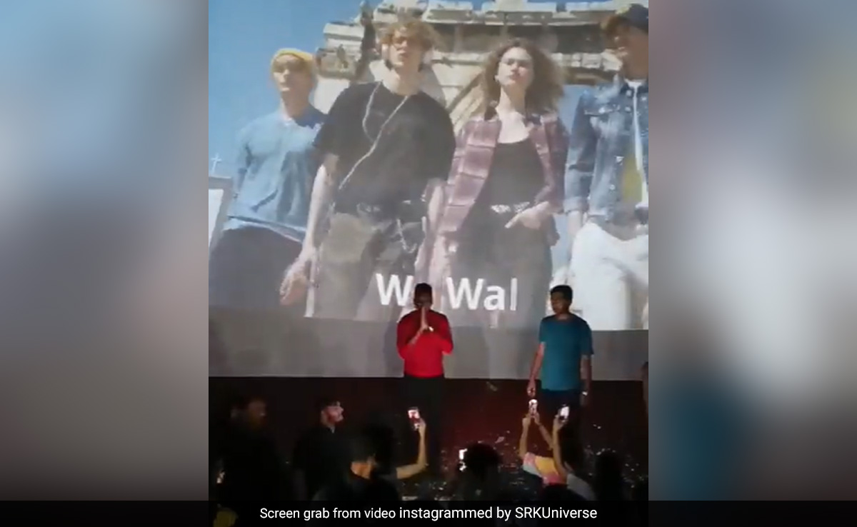 Lights, Camera, Surprise: What Happened When Atlee Sneaked Into A <i>Jawan</i> Show