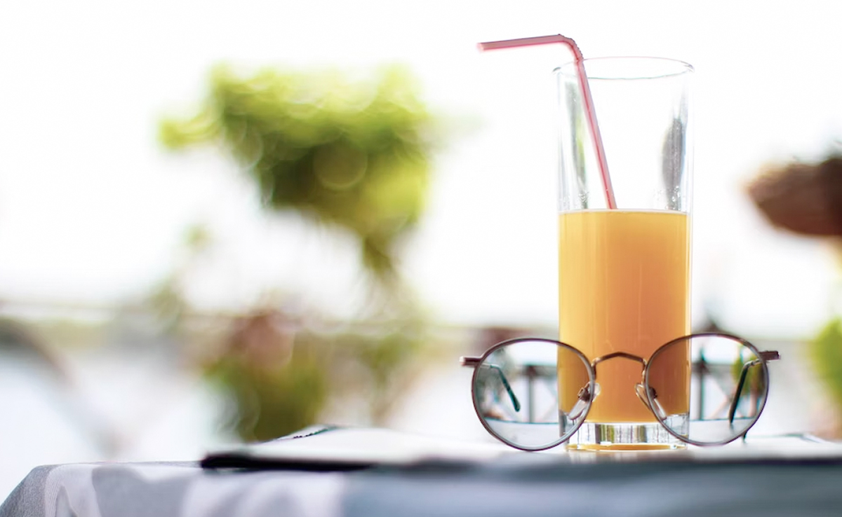 Chinese Restaurant Sparks Outrage After Staff Caught Mixing Orange Juice With Mop Sink Water