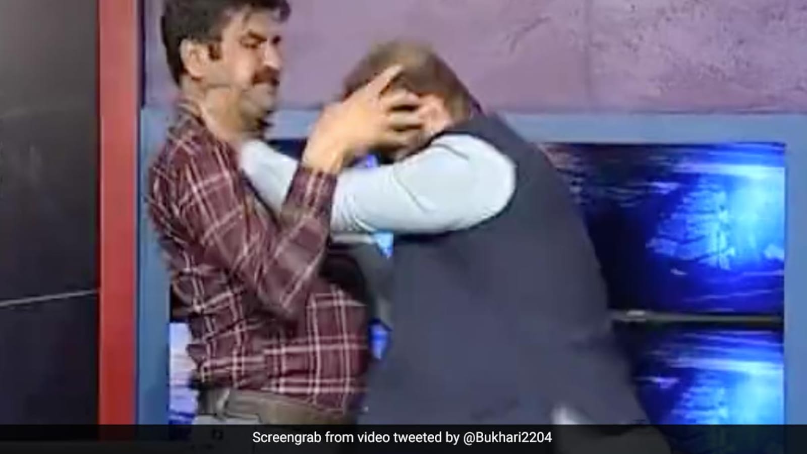 Case Against Imran Khan s Lawyer After Fistfight During Live TV Debate case-against-imran-khan-s-lawyer-after-fistfight-during-live-tv-debate