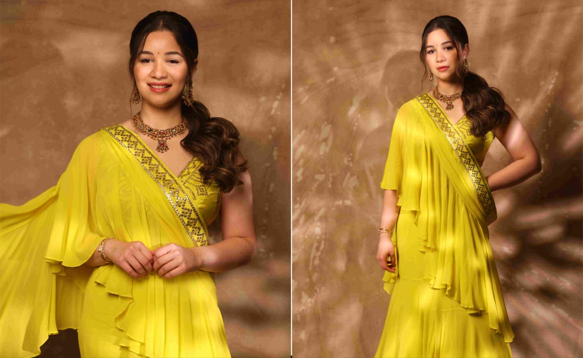 Sara Tendulkar's Rs 48K Neon Ruffled Gopi Vaid <i>Saree</i> Rakes Up Serious Gen Z Style Points