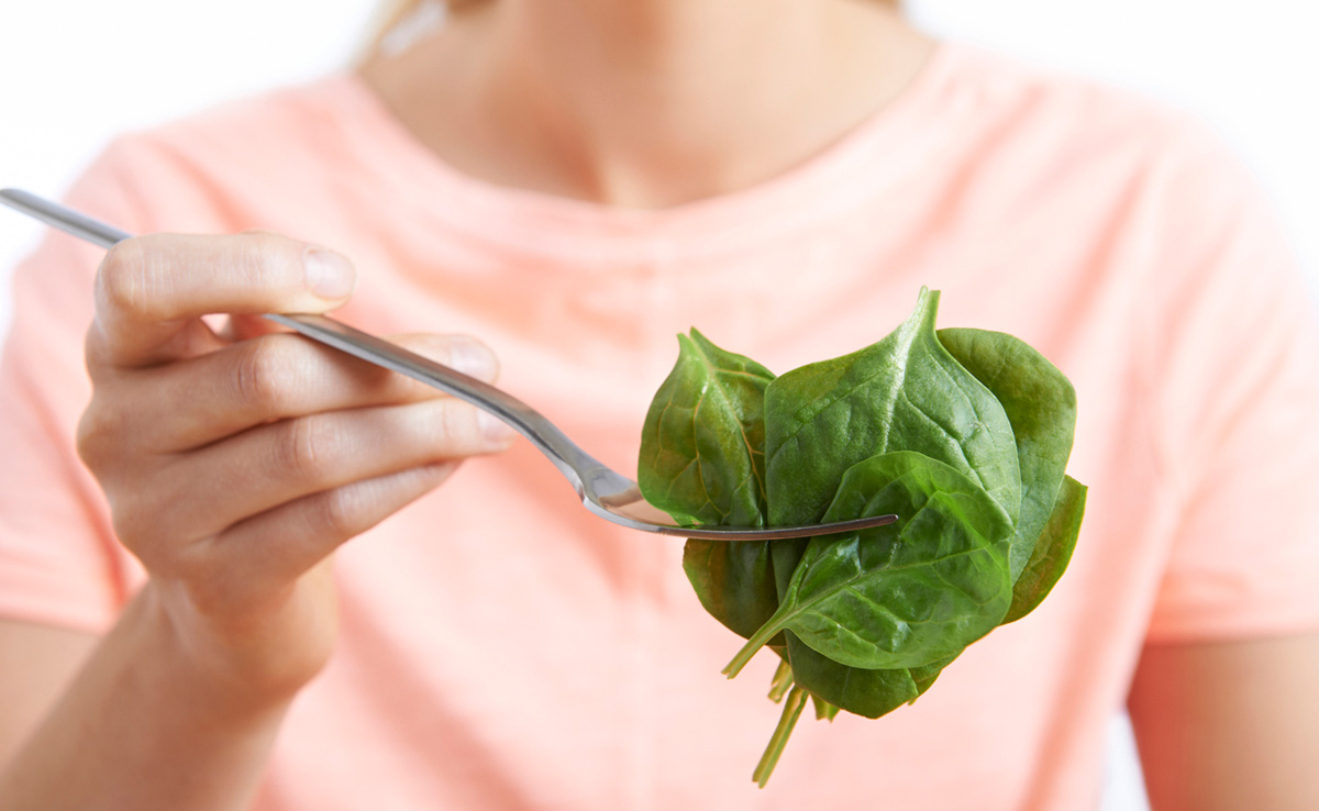 शरीर में विटामिन बी12 की कमी पूरी करने के लिए खाए जा सकते हैं ये शाकाहारी फूड्स, जानें इनके नाम