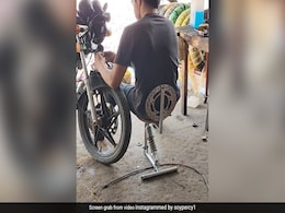 बाइक के पुर्जों से बना दी धांसू कुर्सी, वायरल हुआ शख्स का जुगाड़, लोग बोले- NASA वाले इसे अपने साथ ले जाएंगे बाइक के पुर्जों से बना दी धांसू कुर्सी, वायरल हुआ शख्स का जुगाड़, लोग बोले- NASA वाले इसे अपने साथ ले जाएंगे