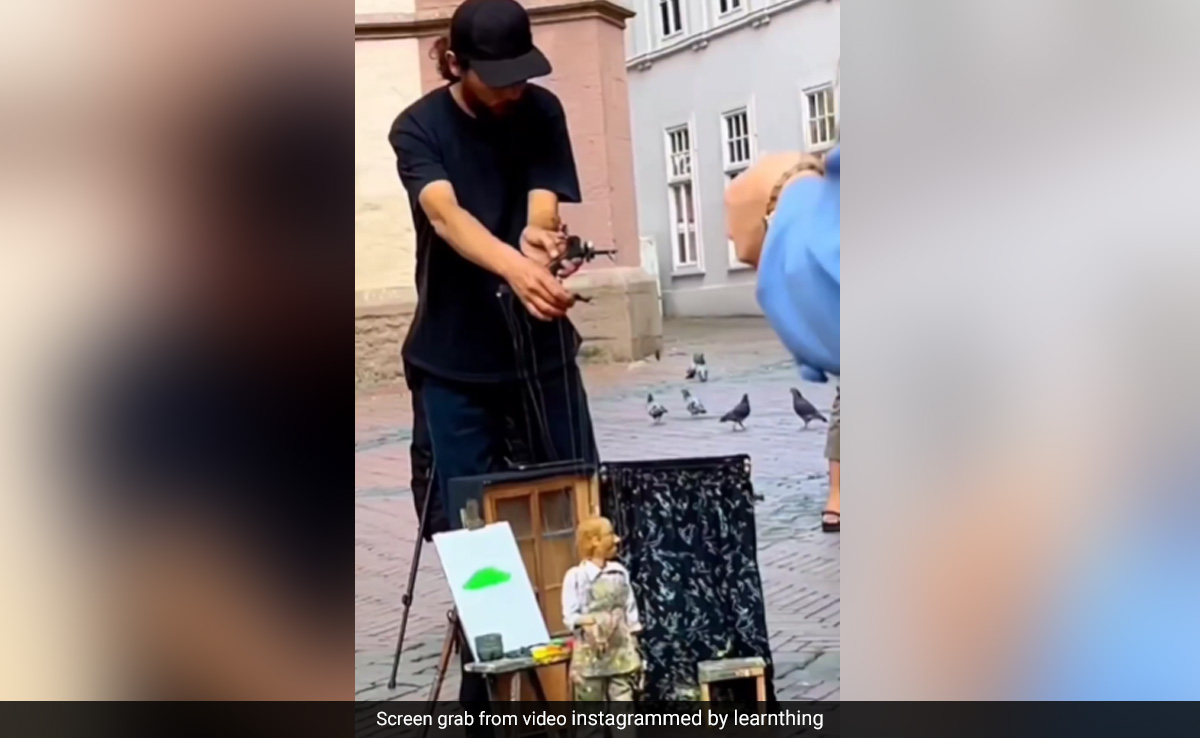 Watch: Street Artist Surprises People With Marionette Painting Skills