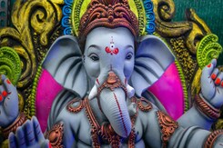 गणेश चतुर्थी पर छाया मुंबई का वंदे भारत एक्सप्रेस पंडाल गणेश चतुर्थी पर छाया मुंबई का वंदे भारत एक्सप्रेस पंडाल