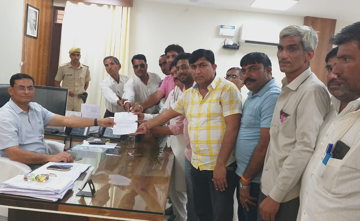 Rajasthan: सरपंचों की चेतावनी के बाद झुकी सरकार, गहलोत के दौरे से पहले कलेक्टर ने दिए ये आदेश