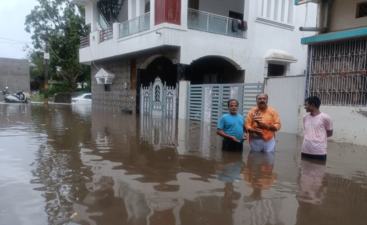 भारी बारिश से राजस्थान में तबाही, कई जिलों में बाढ़ जैसे हालात, कॉलोनियां डूबीं, घरों में 3 से 4 फीट पानी