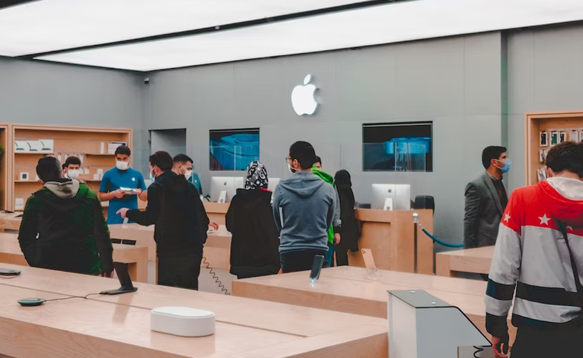 Chinese Woman Wanted iPhone 14 Plus. She Did This Next