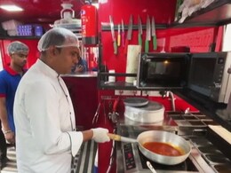 G20: क्या है डबल डेकर फूड बस? जानें मेहमानों के लिए कैसे ख़ास व्यंजन तैयार कर रही है ये बस G20: क्या है डबल डेकर फूड बस? जानें मेहमानों के लिए कैसे ख़ास व्यंजन तैयार कर रही है ये बस