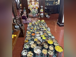 Woman Prepares 88 Dishes: छप्पन भोग नहीं मैंगलोर की महिला ने जन्माष्टमी सेलिब्रेशन में तैयार किए 88 व्यंजन, यहां देखें ड्रूल करने वाली तस्वीर Woman Prepares 88 Dishes: छप्पन भोग नहीं मैंगलोर की महिला ने जन्माष्टमी सेलिब्रेशन में तैयार किए 88 व्यंजन, यहां देखें ड्रूल करने वाली तस्वीर