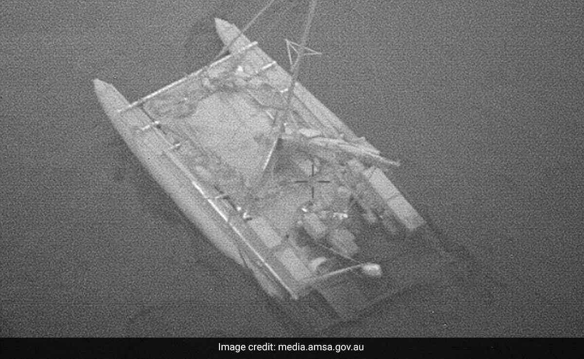 3 Men Rescued From Coral Sea After Sharks Attack And Destroy Their Boat