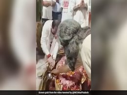 UP Minister Washes Hands At Shivling, Opposition Calls Him "<i>Adharmi</i>" UP Minister Washes Hands At Shivling, Opposition Calls Him "<i>Adharmi</i>"