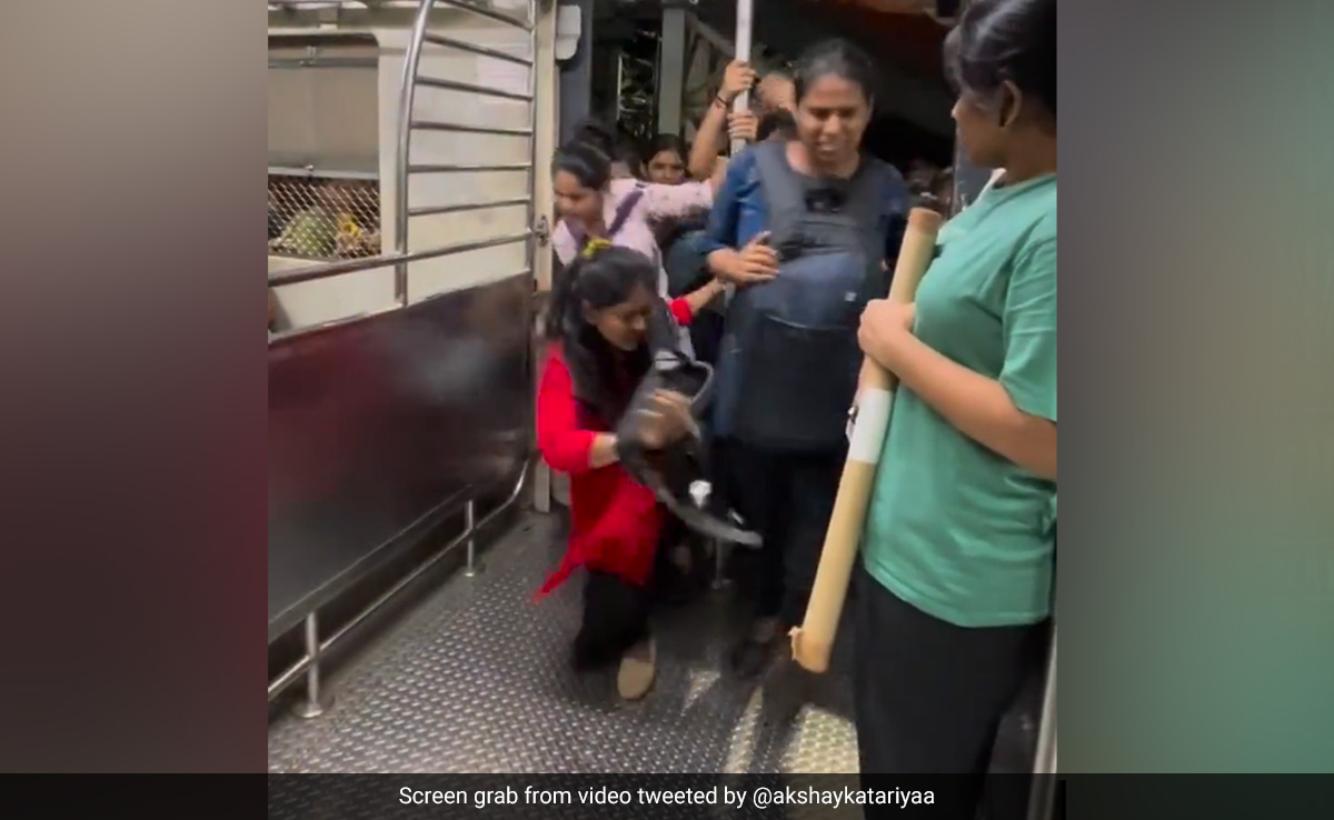 Women Rush To Enter Moving Mumbai Local, Video Sparks Debate Online