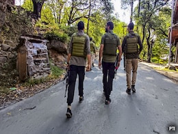 जम्मू-कश्मीर : लापता जवान प्रदीप सहित दो शव मिले, छठे दिन भी जारी रहा आतंकवाद रोधी अभियान  जम्मू-कश्मीर : लापता जवान प्रदीप सहित दो शव मिले, छठे दिन भी जारी रहा आतंकवाद रोधी अभियान