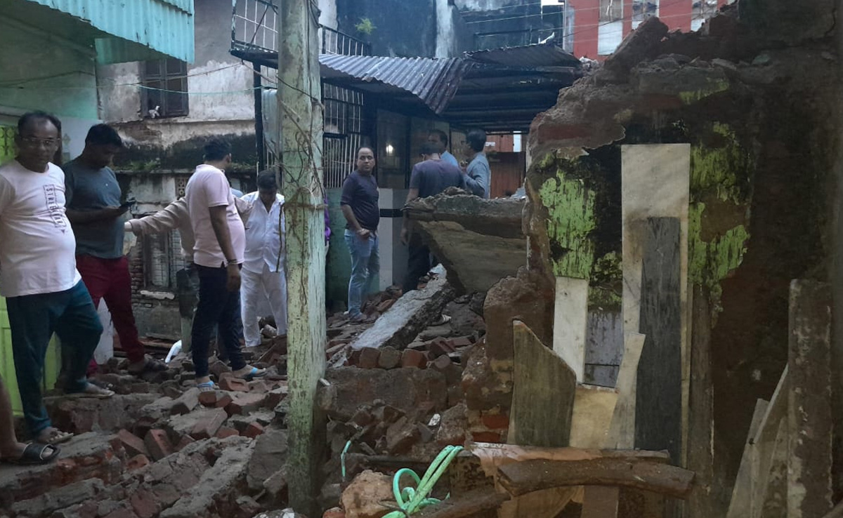 बांसवाड़ा में बारिश के बीच बड़ा हादसा, नाली में बहने और मलबे में दबने से 6 लोगों की मौत