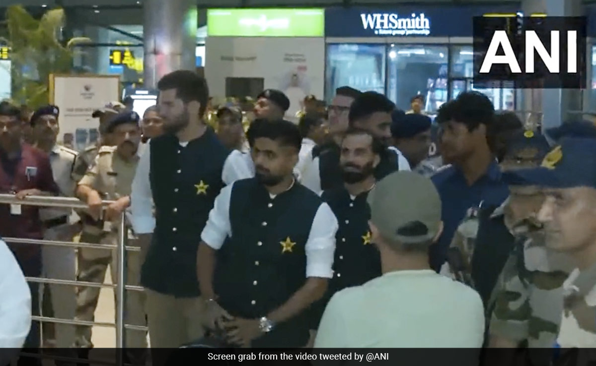 7 साल बाद भारत पहुंची पाकिस्तान क्रिकेट टीम, सोशल मीडिया पर वायरल हो रहा है वीडियो