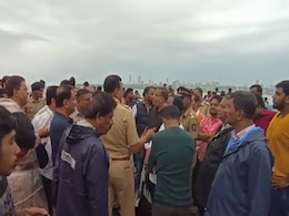 Maratha Quota Stir Now Reaches Mumbai's Iconic Marine Drive Maratha Quota Stir Now Reaches Mumbai's Iconic Marine Drive