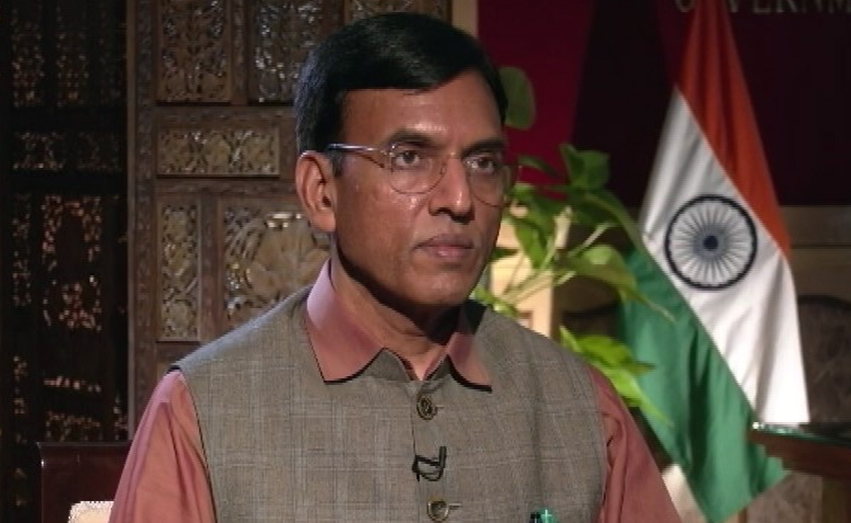 सरकार ने एनएमसी के प्रतीक चिह्न में बदलाव का बचाव किया, विरासत का हिस्सा बताया