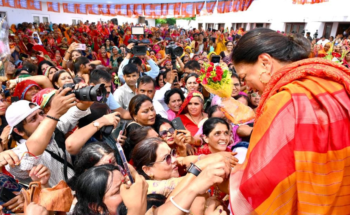 जयपुर में बोलीं वसुंधरा राजे- "नारी शक्ति का प्रवाह महिला विरोधी कांग्रेस सरकार को बहा ले जाएगा"