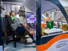 Ganesh Chaturthi 2023: कहीं बनी है बिस्कुट से मूर्ति, तो कहीं चंद्रयान पर सवार हैं 'बप्पा', देखें फोटो Ganesh Chaturthi 2023: कहीं बनी है बिस्कुट से मूर्ति, तो कहीं चंद्रयान पर सवार हैं 'बप्पा', देखें फोटो