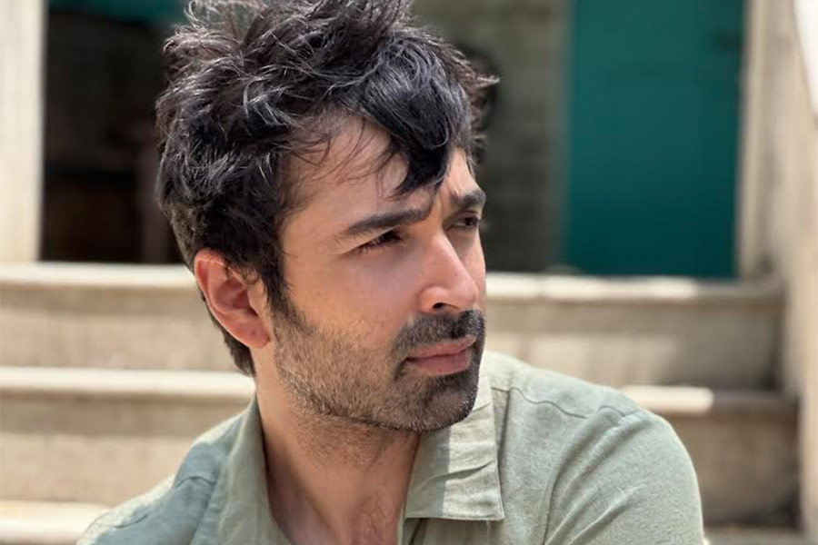 हवाई एक्शन फिल्म 'तेजस' में कंगना के साथ नजर आएंगे वरुण मित्रा