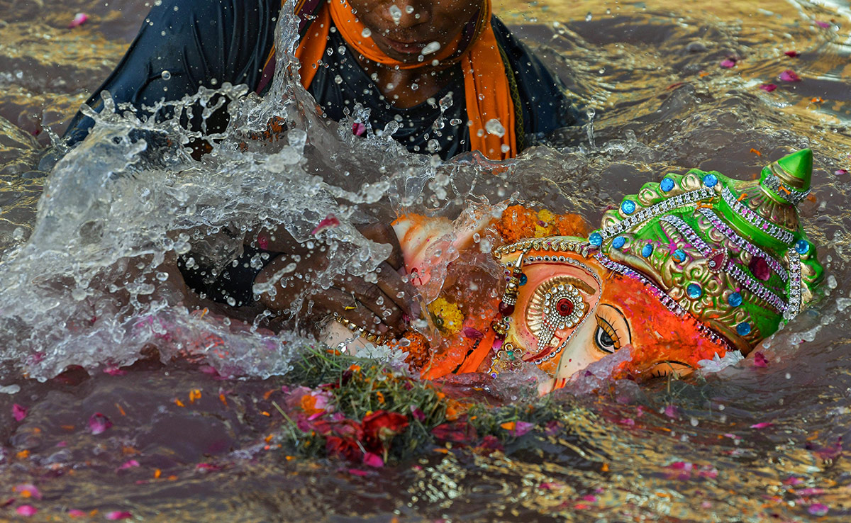 1 Dead, 2 Feared Drown During Ganesh Visarjan In Maharashtra