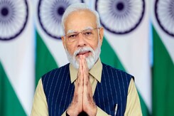 महिला आरक्षण बिल पास होने पर बीजेपी दफ्तर में जश्न, पीएम मोदी का विपक्ष पर तंज महिला आरक्षण बिल पास होने पर बीजेपी दफ्तर में जश्न, पीएम मोदी का विपक्ष पर तंज