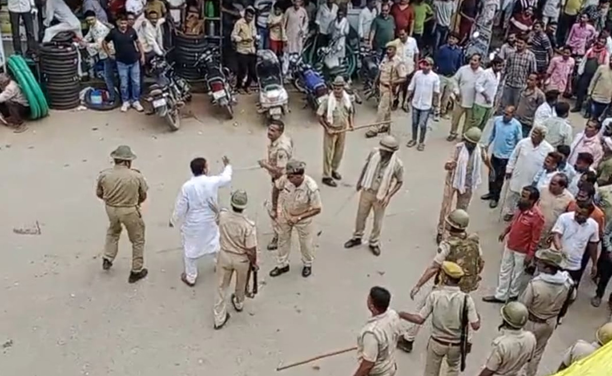बारां: कांग्रेस-भाजपा कार्यकर्ताओं में झड़प, कांग्रेस नेता ने पिस्तौल निकाल हवा में लहराई