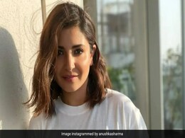 विराट कोहली का शतक देख क्लीन बोल्ड हुईं अनुष्का शर्मा, सिर्फ चार शब्दों में की पति की तारीफ विराट कोहली का शतक देख क्लीन बोल्ड हुईं अनुष्का शर्मा, सिर्फ चार शब्दों में की पति की तारीफ