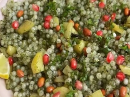 एक ही तरह का फलाहार खा कर हो गए हैं बोर तो अब लें हरियाली साबूदाना खिचड़ी का मजा, जानिए बनाने का तरीका एक ही तरह का फलाहार खा कर हो गए हैं बोर तो अब लें हरियाली साबूदाना खिचड़ी का मजा, जानिए बनाने का तरीका