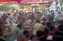 Agitation For Maratha Quota Turns Violent In Maharashtra, Dozens Injured Agitation For Maratha Quota Turns Violent In Maharashtra, Dozens Injured