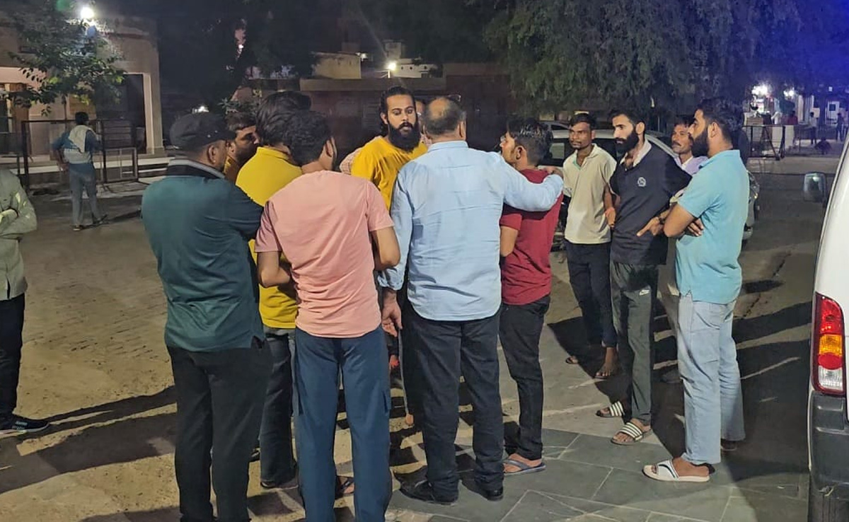 Road Accident: टेंपो और बाइक की भिड़ंत में युवक की मौत, मासूम बच्चों के सिर से उठा पिता का साया