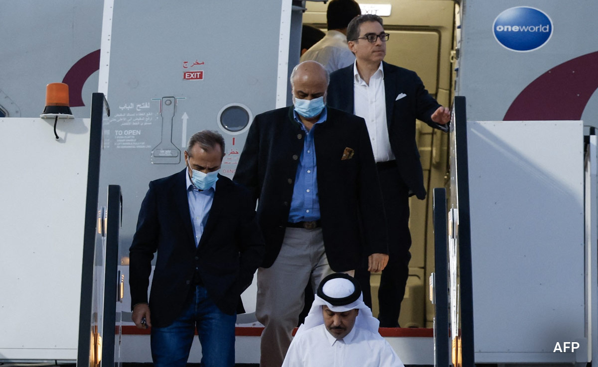 5 US Detainees Freed By Iran Land In Qatar Under Prisoner Swap Deal