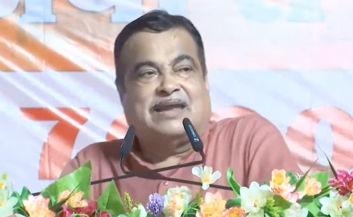 खंडवा : जन आशीर्वाद यात्रा की हुई शुरुआत, केंद्रीय मंत्री नितिन गडकरी ने दिखाई हरी झंडी