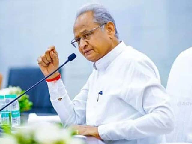 राजस्थान में चुनाव से पहले सरकार का बड़ा फैसला, संविदा पर कार्यरत कर्मी होंगे नियमित राजस्थान में चुनाव से पहले सरकार का बड़ा फैसला, संविदा पर कार्यरत कर्मी होंगे नियमित