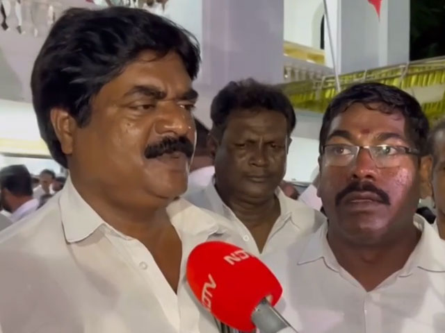 AIADMK Workers Burst Crackers, Distribute Sweets After Break-Up With BJP