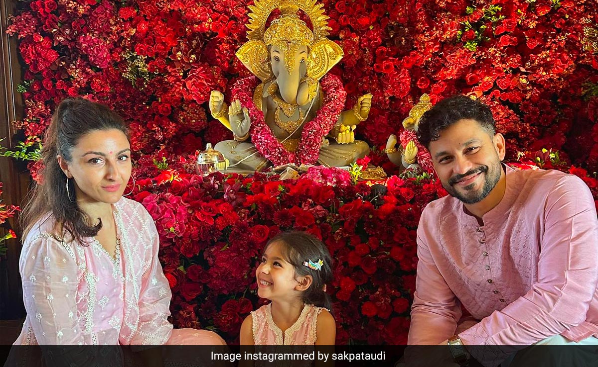 5 Adorable Times Soha Ali Khan And Daughter Inaaya Were Twinning And Winning Together