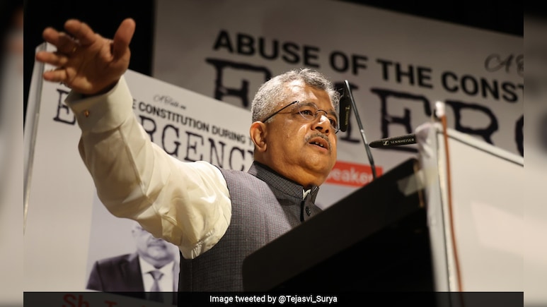 क्या हिंदू कानून मनुस्मृति पर आधारित हैं? तुषार मेहता ने आसान भाषा में समझायी बात