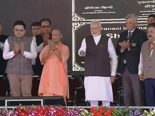 वाराणसी में अंतरराष्ट्रीय क्रिकेट स्टेडियम का PM मोदी ने किया शिलान्यास