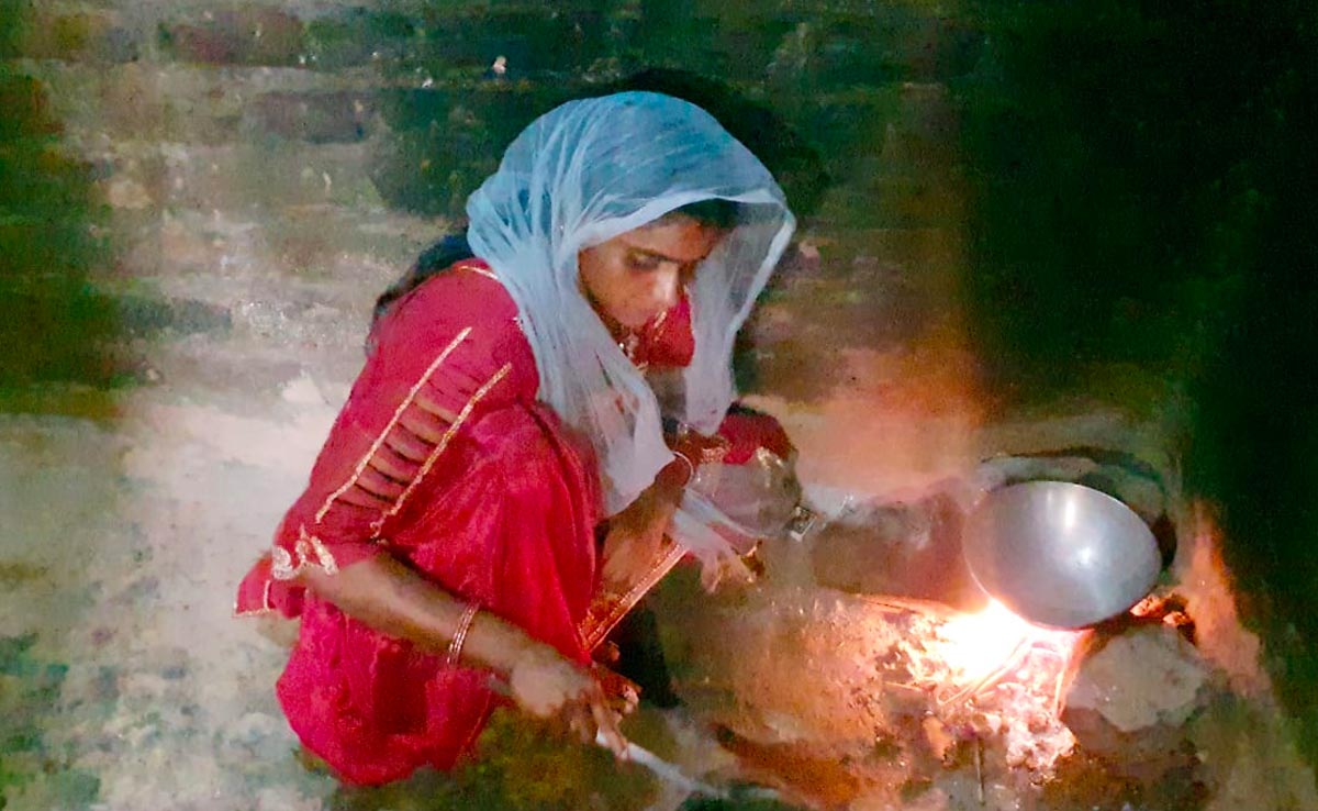 मध्यप्रदेश: उज्जवला योजना में घोषणाओं का 'अंधेरा', लाभार्थियों को कब मिलेगा लाभ?